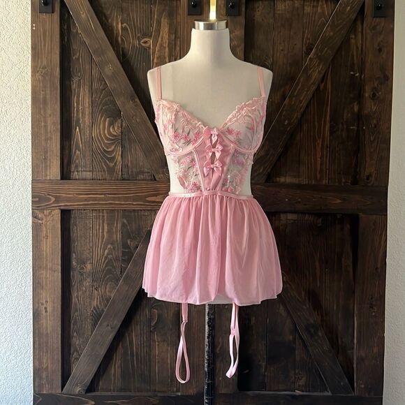 New Sexy Floral Embroidery Mesh Split Cut Out Lingerie Dress with G String - Picture 4 of 16